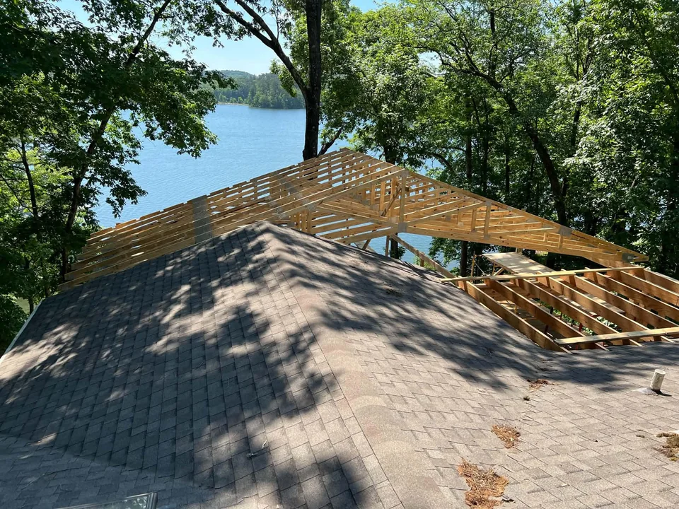 Empinado Way: Roof framing progress